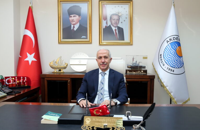 “Yeni yılın; ülkemize ve vatandaşlarımıza sağlık, bolluk, bereket, huzur ve hayır getirmesini temenni ediyorum”