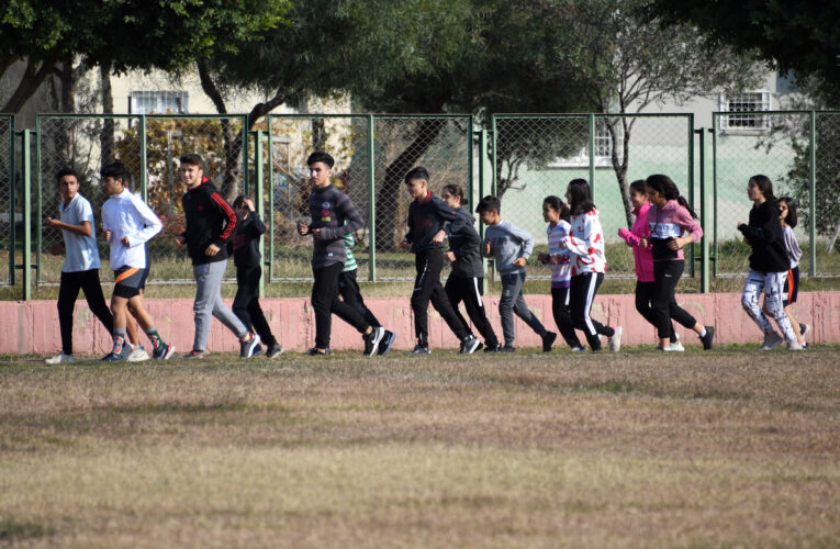 3 OCAK KURTULUŞ KUPASI BAYRAK YARIŞMASI’NDA KUPAYI BÜYÜKŞEHİR’İN SPORCULARI KALDIRDI