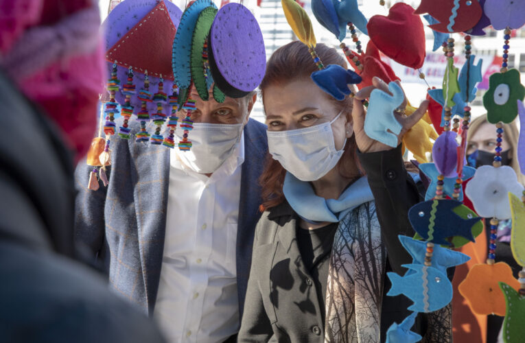 SEÇER: “KADINLAR ÜRETSİNLER, BELEDİYENİN YANLARINDA OLDUĞUNU BİLSİNLER”