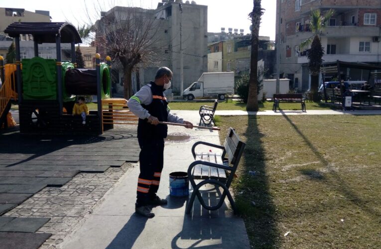 AKDENİZ BELEDİYESİ FEN İŞLERİ EKİPLERİ, HER MAHALLEYE HİZMET VERİYOR