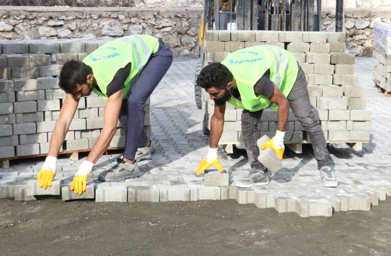 Kilit parke yol çalışmalarını sürüyor