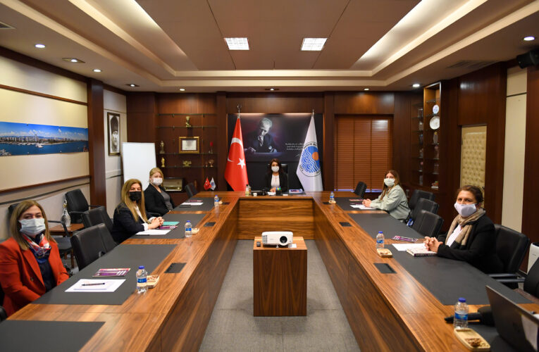 “BU KENTİN KADINLARI OLARAK, EŞİT BİÇİMDE HER ALANDA VAR OLACAĞIZ”