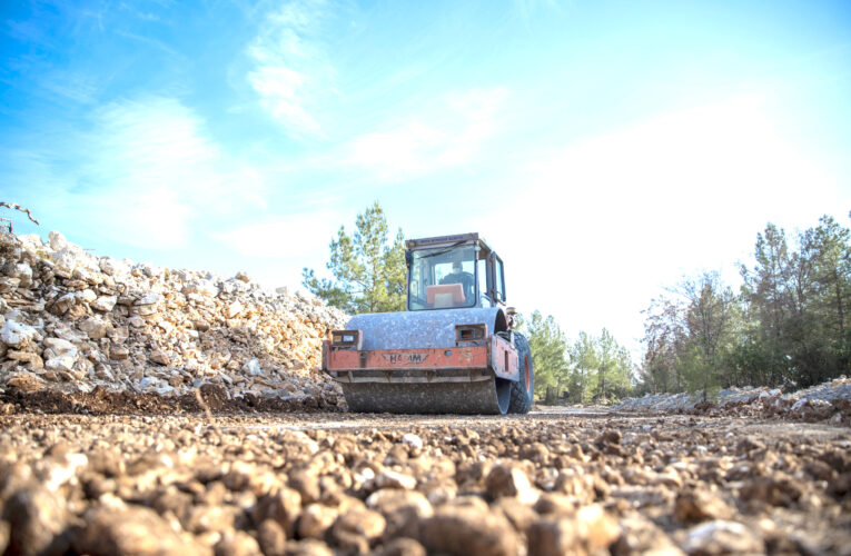 MERSİNLİ ÜRETİCİ BÜYÜKŞEHİR’İN 24 AYDA YAPTIĞI YOLLARIN MEYVESİNİ TOPLUYOR