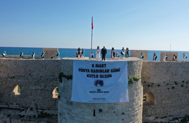 DÜNYA YERİNDEN OYNAR, KADIN RİTİM TUTARSA!