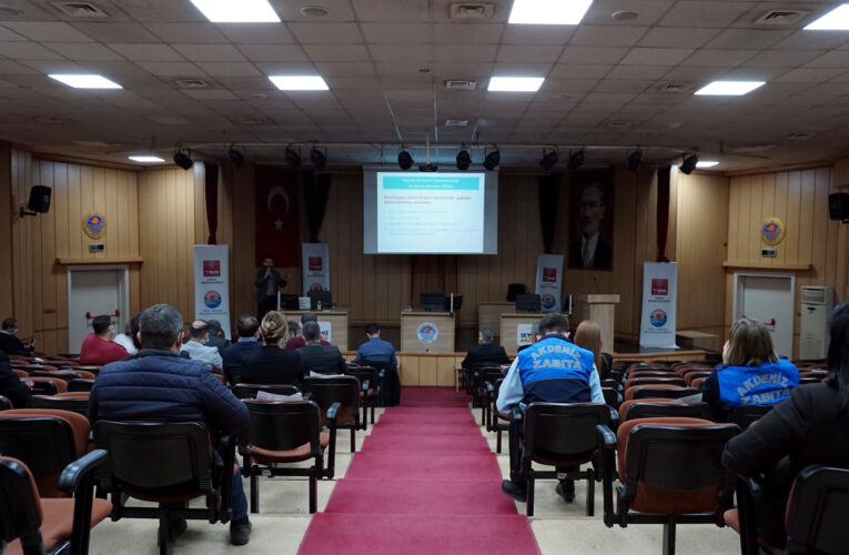 AKDENİZ BELEDİYESİ PERSONELİNE KİŞİSEL VERİLERİN KORUNMASI KANUNU ANLATILDI
