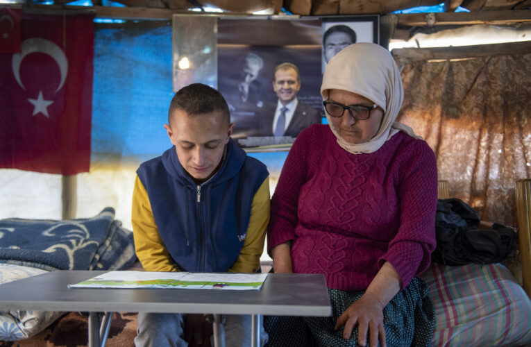 ADEM’İN 23 NİSAN SEVİNCİ: KEÇİ VE YAVRUSU