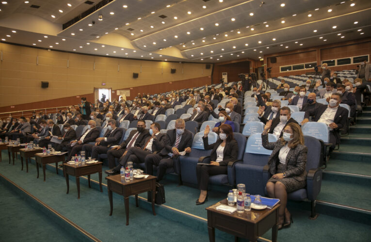 SEÇER, AKP’Lİ VEKİL YILMAZ’IN SÖZLERİNE YANIT VERDİ: “BENİM BİR HANIMEFENDİYE BURADA GÖNDERME YAPMAM AHLAKIMA AYKIRI”