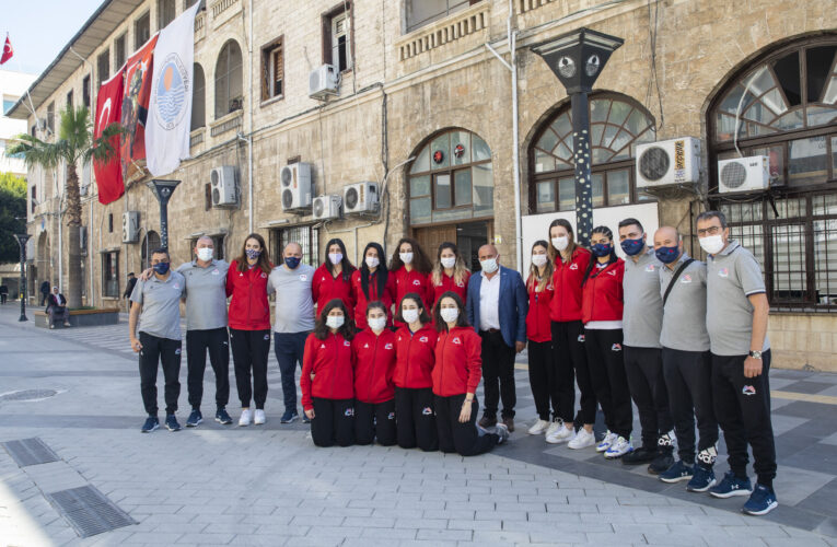 BÜYÜKŞEHİR’İN KADIN VOLEYBOL TAKIMININ MOTİVASYONU YÜKSEK
