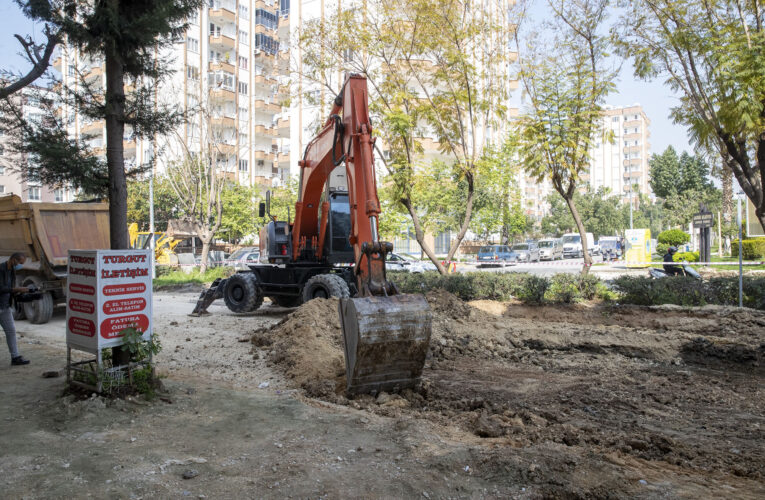 Sabahattin Çakmakoğlu Caddesi’ndeki 660 metre uzunluğundaki yol yenileniyor