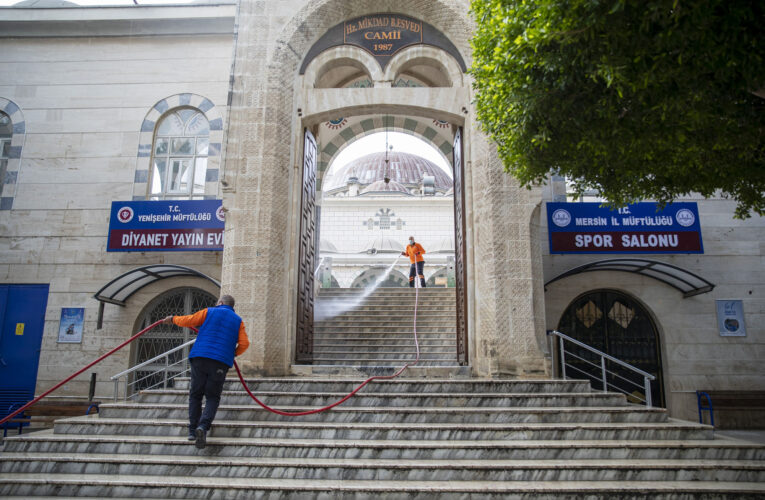 MERSİNLİLER EVDE, BÜYÜKŞEHİR EKİPLERİ GECE-GÜNDÜZ GÖREVDE