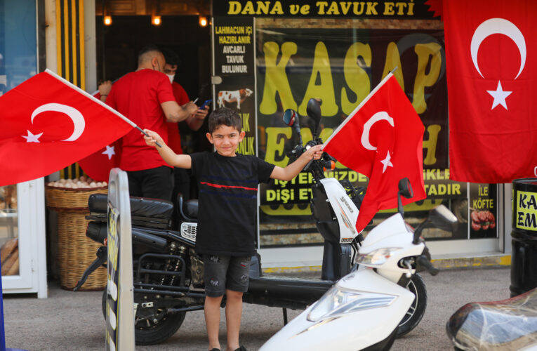 TARSUS SOKAKLARI 19 MAYIS COŞKUSUNA EV SAHİPLİĞİ YAPTI