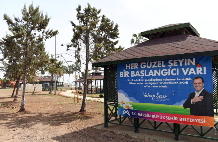 YAZ GELİYOR, MEVSİMLİK BİTKİLERLE MERSİN RENKLENİYOR