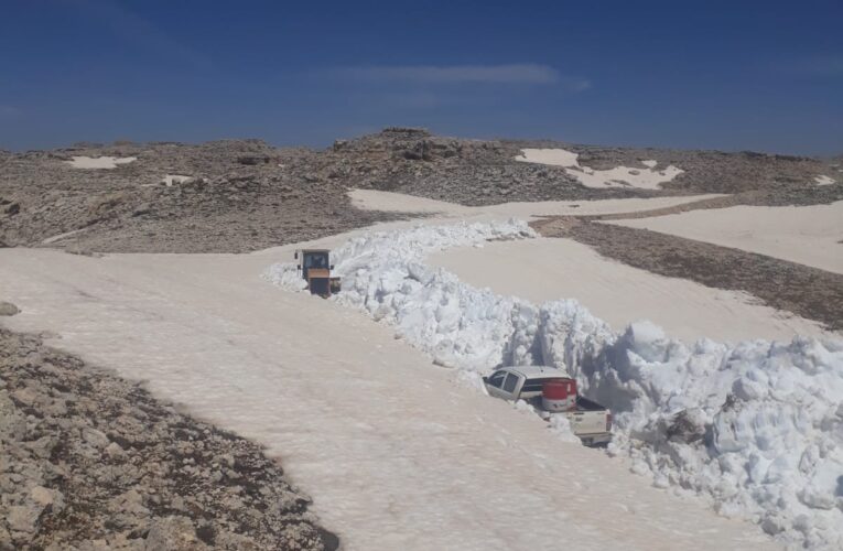 BÜYÜKŞEHİR YOLLARI AÇIYOR, YÖRÜKLER GÖÇE HAZIRLANIYOR