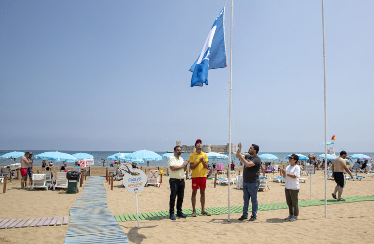 BÜYÜKŞEHİR’İN PLAJLARINDA 3. MAVİ BAYRAK DALGALANIYOR