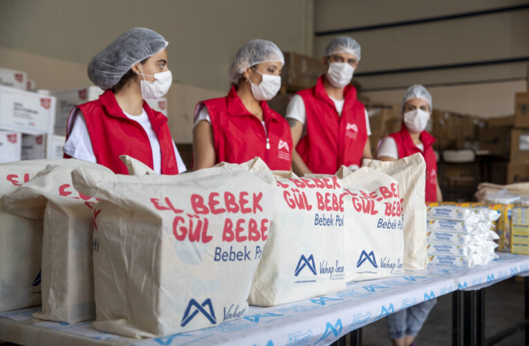 BÜYÜKŞEHİR’İN ‘EL BEBEK GÜL BEBEK PAKETİ’ AİLELERİN YÜZÜNÜ GÜLDÜRÜYOR