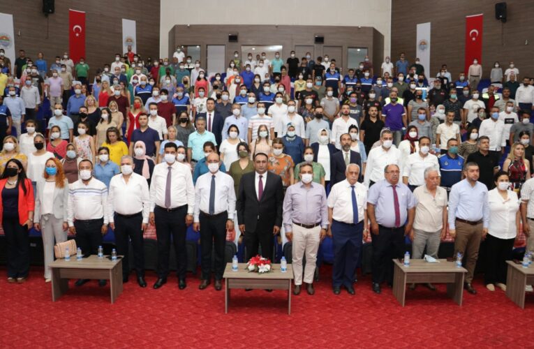 “BAŞKAN YILMAZ’DAN, TAM KAPANMA SÜRECİNDE CANLA BAŞLA ÇALIŞAN GÖNÜL BAĞI EKİBİNE TEŞEKKÜR PLAKETİ”