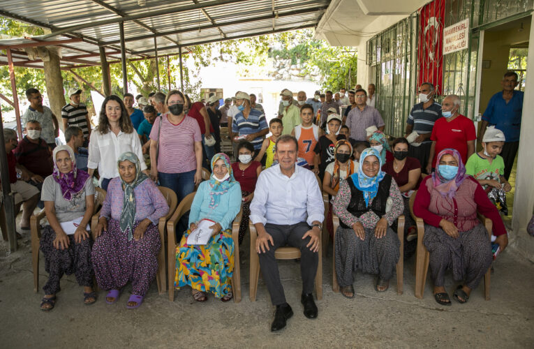 SİLİFKE’NİN 7 MAHALLESİNİ GEZEN SEÇER, VATANDAŞLARA “İYİ BAYRAMLAR” DİLEDİ