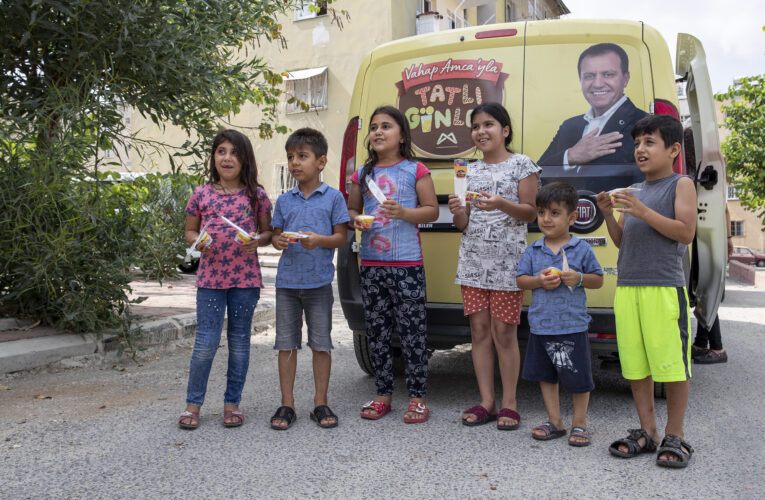 DEZAVANTAJLI VE KIRSAL MAHALLELERDEKİ ÇOCUKLARA BÜYÜKŞEHİR’DEN DONDURMALI SÜRPRİZ