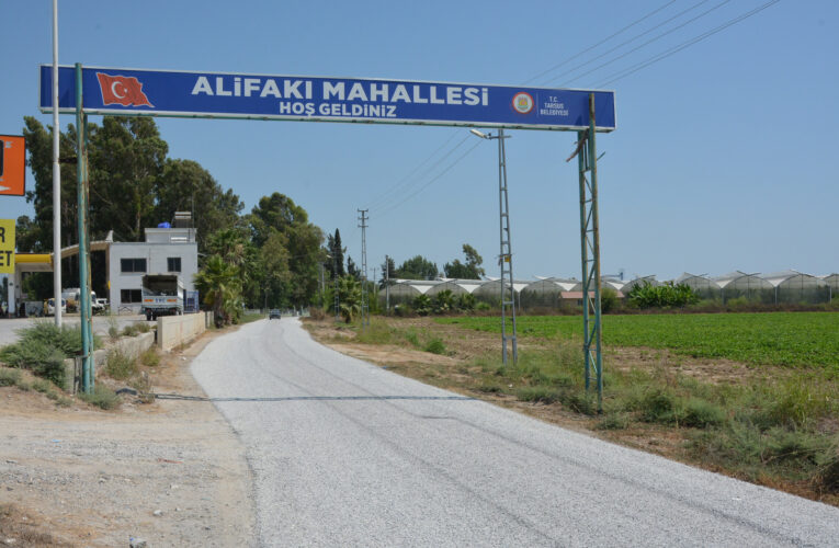 MERSİN BÜYÜKŞEHİR, GRUP YOLLARININ KALİTESİNİ ARTIRIYOR