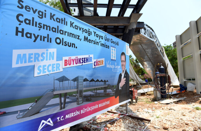 VATANDAŞLARIN KONFORU YAPILAN ÜST GEÇİTLERDE DE UNUTULMUYOR