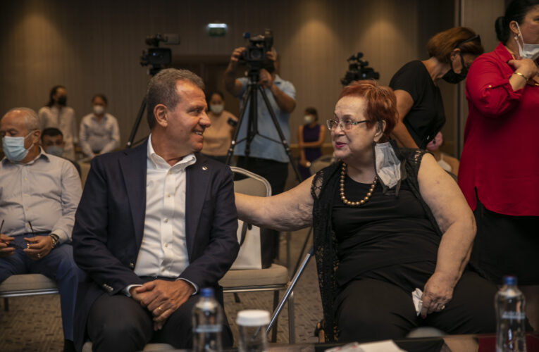 “SANATI, MERSİN HALKININ KALBİNİN AYNI ANDA ÇARPMASI İÇİN DE KULLANIYORUZ”