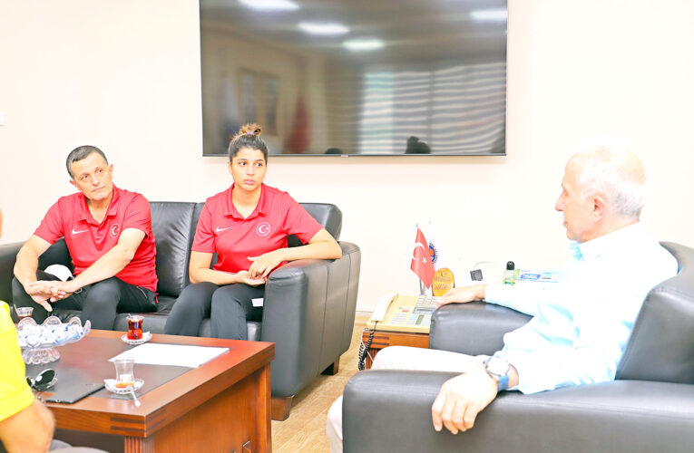 Başkan Gültak; “Önünde başarı hikayelerinin olacağı çok uzun yıllar var”