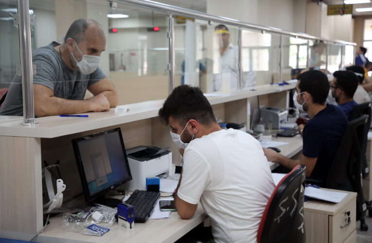 Vezneler, hafta sonu 10:00-16:00 saatleri arası açık