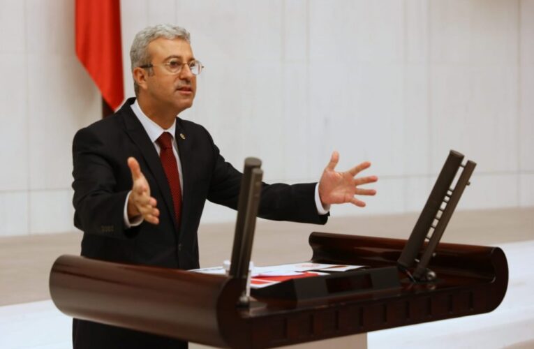 ’15 bin öğrenciye yurt yapılabilir veya 115 bin öğretmene bir aylık maaş ödenebilir’