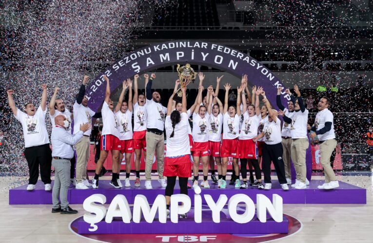 BÜYÜKŞEHİR KADIN BASKETBOL TAKIMI FEDERASYON KUPASINI KAZANDI