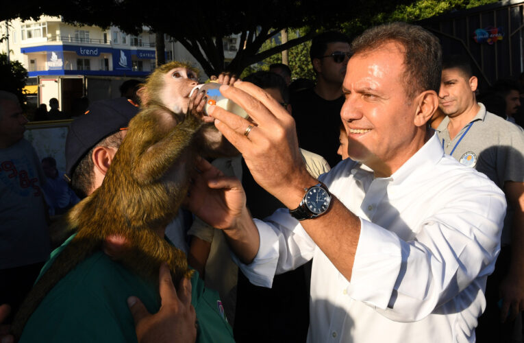 SEÇER: “‘ALLAH’IN YARATTIĞI HERKESİN BELEDİYE BAŞKANI OLACAĞIZ’ DEMİŞTİM. ŞİMDİ O SÖYLEDİKLERİMİZİ HAYATA GEÇİRİYORUZ”