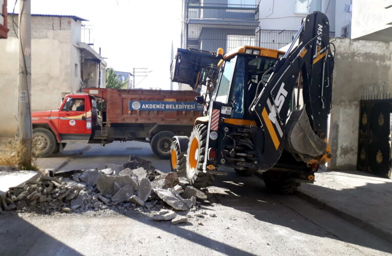 AKDENİZ’İ DEĞİŞTİREN HİZMETLER ARALIKSIZ SÜRÜYOR