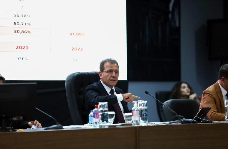 “SİZ BUNU ENGELLERSENİZ MERSİN HALKINA HAKSIZLIK YAPMIŞ OLURSUNUZ”