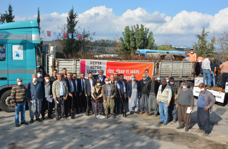 TARSUS VE ÇAMLIYAYLALI ÜRETİCİLER DE FİDANLARINA KAVUŞTU