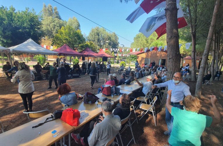 Tarsus’un tarihi mekanlarını gezip, şarkılar söylediler