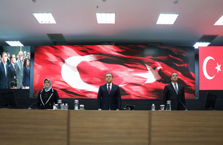 “BİZ DE ARZU ETMEYİZ; NE EKMEK, NE YAĞ, NE AKARYAKIT KUYRUĞU OLSUN”