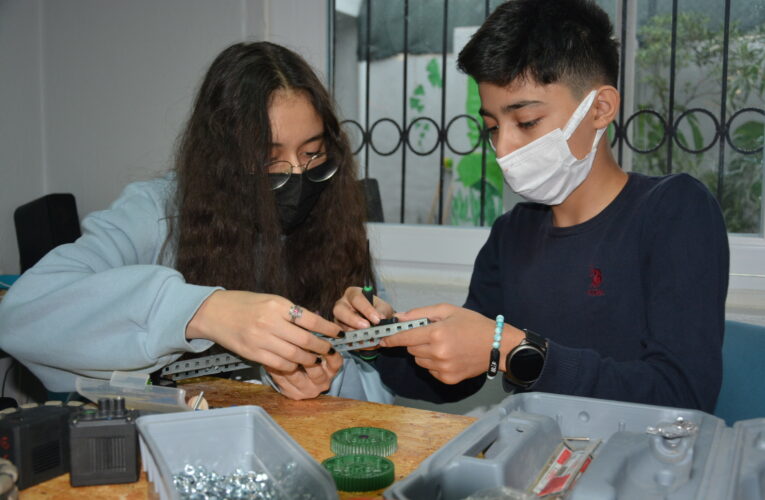 ÖĞRENCİLER YENİ YARIŞMALARA HAZIRLANIYOR