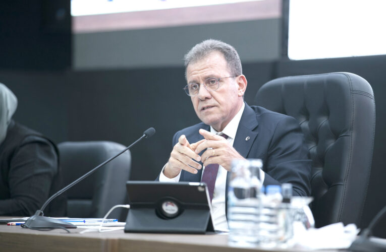 “12 BİN 625 HALK KART SAHİBİ DAR GELİRLİ YURTTAŞLARIMIZ YAKACAK ODUNLARI BİZDEN EDİNEBİLİR”