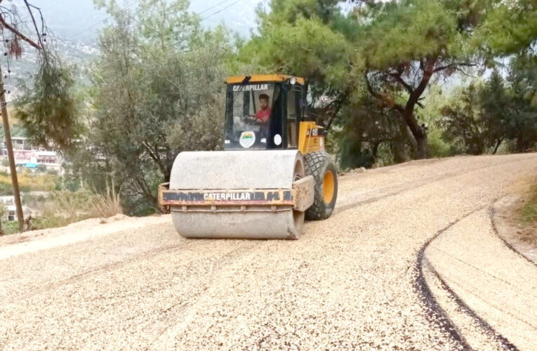 YÜKSEK KESİMLERDE YOL ÇALIŞMALARI ARALIKSIZ SÜRÜYOR