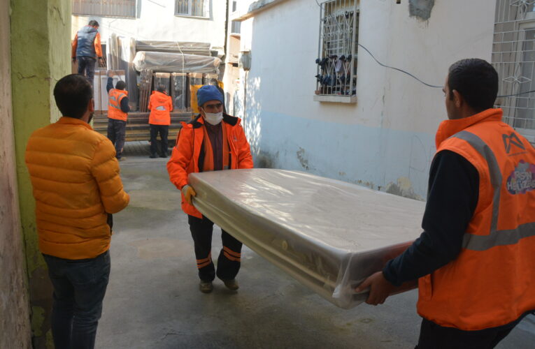 Büyükşehir, vatandaşların yaralarını sarıyor