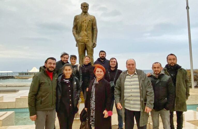 MERSİN BÜYÜKŞEHİR ŞEHİR TİYATROSU, MATRUŞKA OYUNU İLE KIBRISLI TİYATROSEVERLERLE BULUŞTU