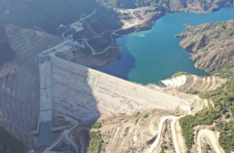 SU TUTULMAYA BAŞLANAN BARAJDA SU SEVİYESİ YÜKSELİYOR