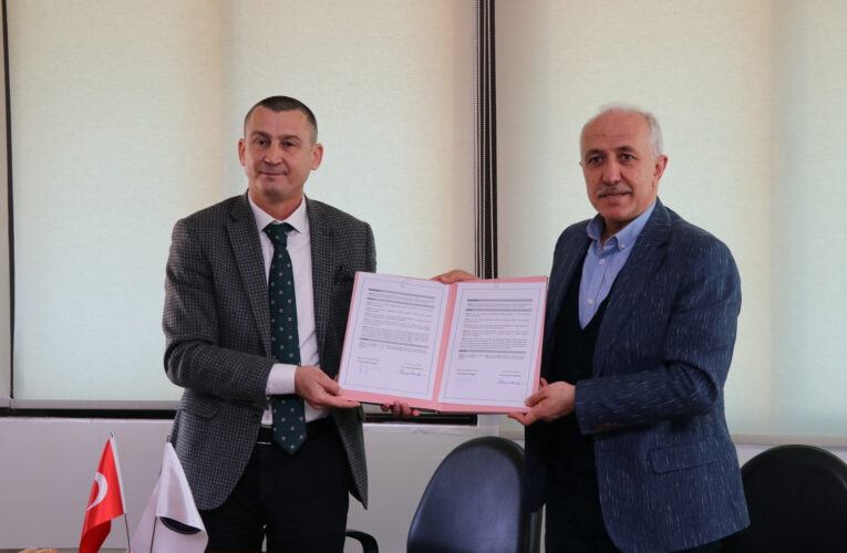 TOROS ÜNİVERSİTESİ İLE AKDENİZ BELEDİYESİ ARASINDA İŞBİRLİĞİ PROTOKOLÜ