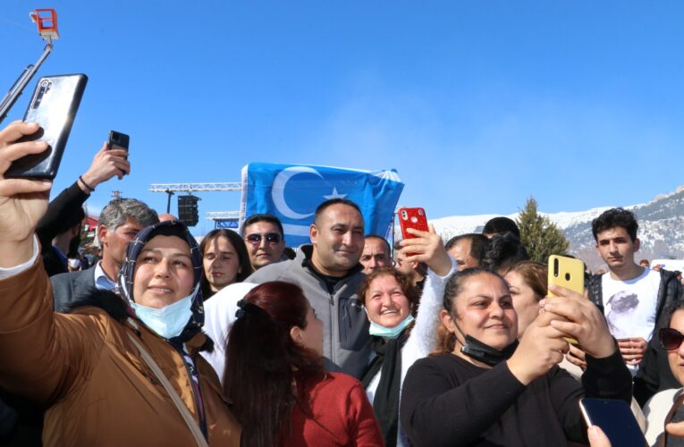 “Bir Ömür Boyu Mutluluğa Kar Üstünde “Evet” Dediler”