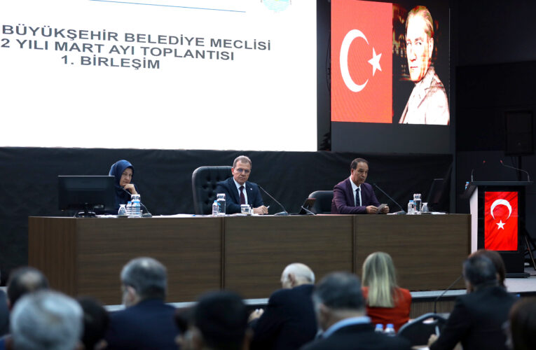 SEÇER, ÇAY MAHALLESİ’NDEKİ ASFALT ÇALIŞMALARINI ANLATTI: “EN GEÇ MAYIS AYINA KADAR TAMAMLANACAK”