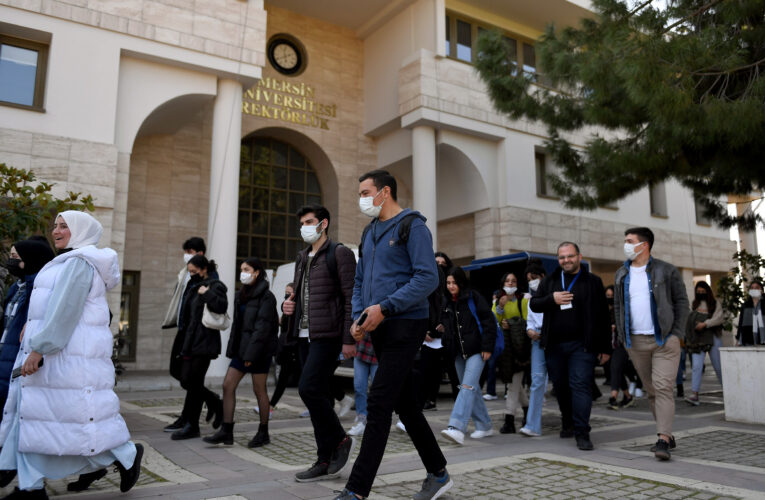 ÖĞRENCİLER MERSİN ÜNİVERSİTESİ’Nİ GEZDİ, FAKÜLTELER HAKKINDA BİLGİ SAHİBİ OLDU