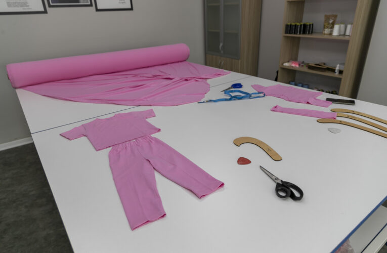 “HEM DİKİŞİ ÖĞRENECEĞİZ HEM DE ÇOCUKLARIMIZI SEVİNDİRECEĞİZ”