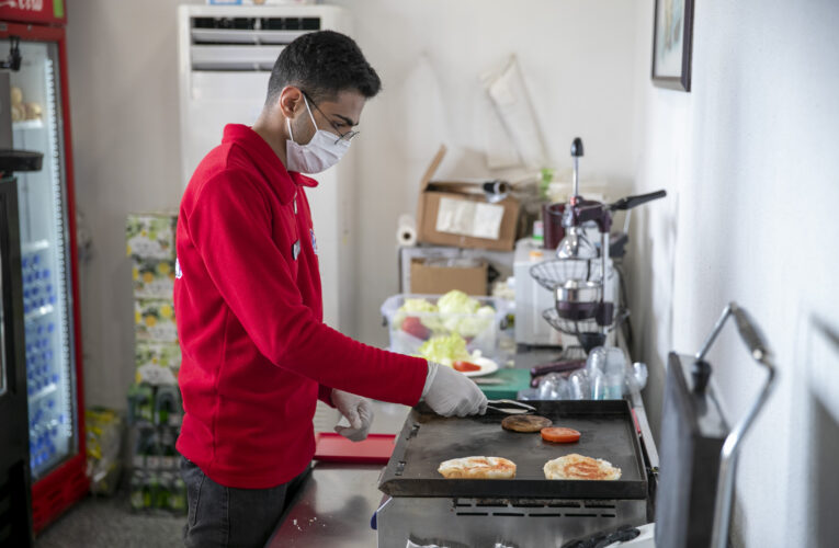 ÖĞRENCİLER BÜYÜKŞEHİR’LE HEM PARA HEM DE DENEYİM KAZANIYOR