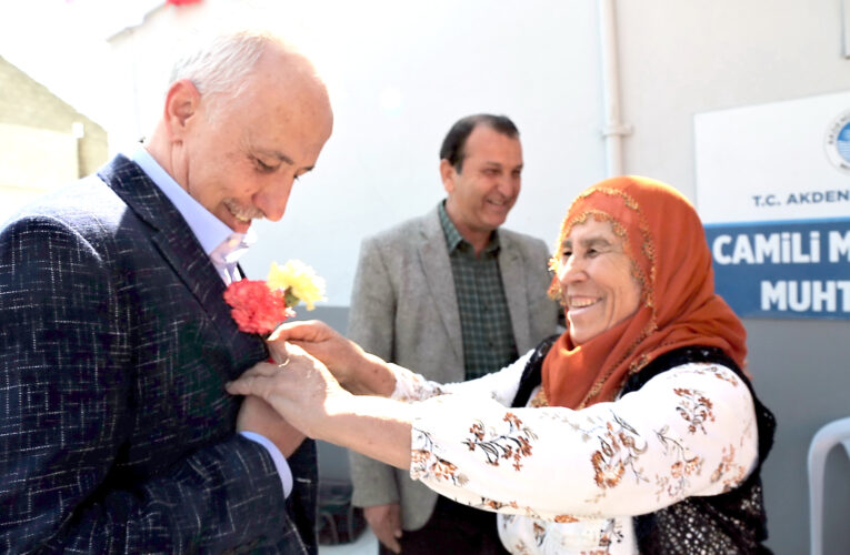 Akdeniz’i değiştiren hizmet, proje ve yatırımları anlattı, vatandaşların taleplerini tek tek dinledi