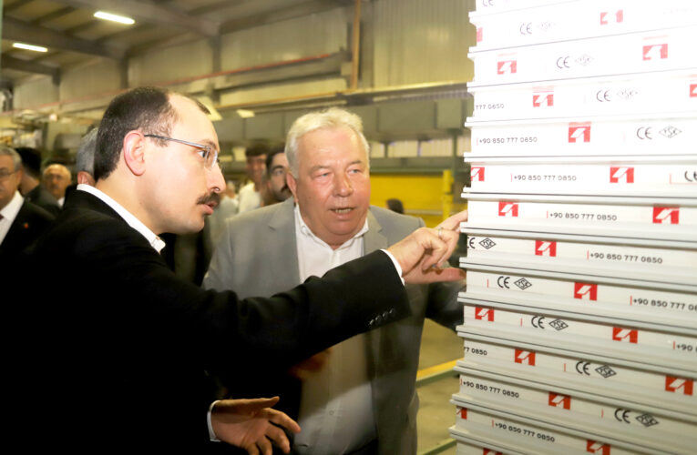 Ticaret Bakanı Muş’tan Teknopanel’e ziyaret