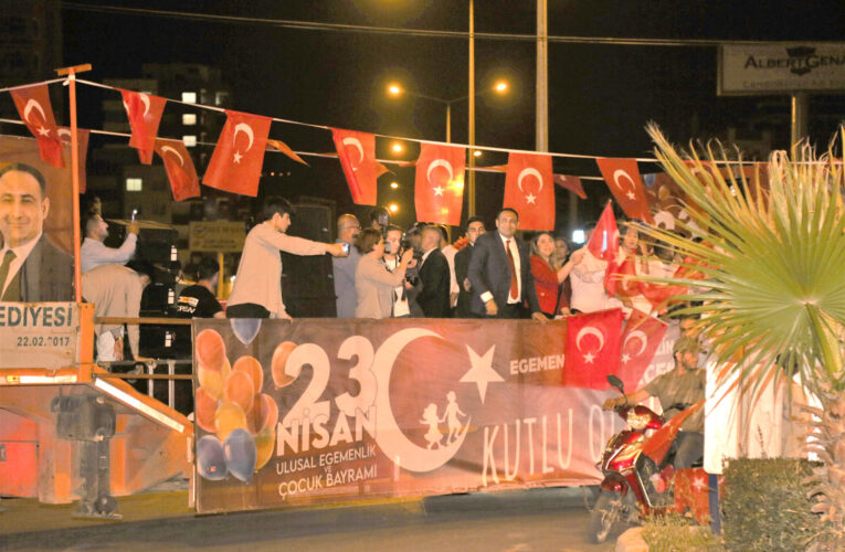 “SOKAKLAR, 23 NİSAN ŞARKILARIYLA ŞENLENDİ”